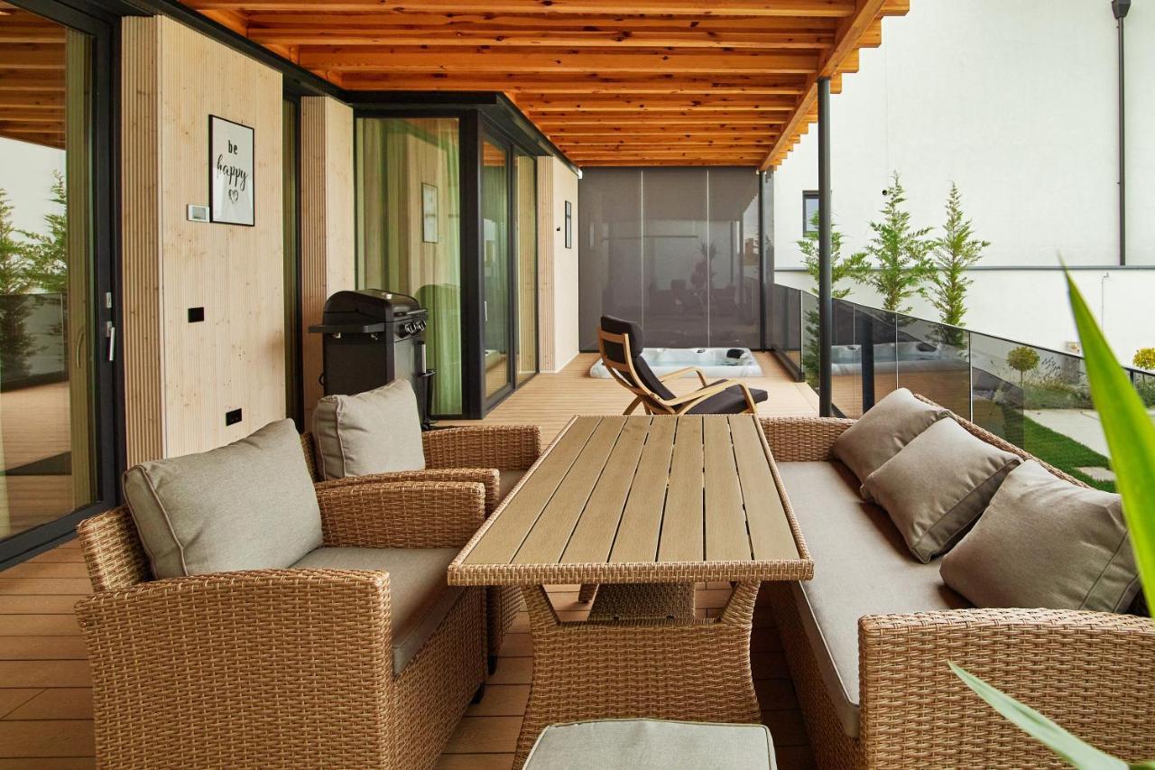 Peninsula Luxury & * Năvodari