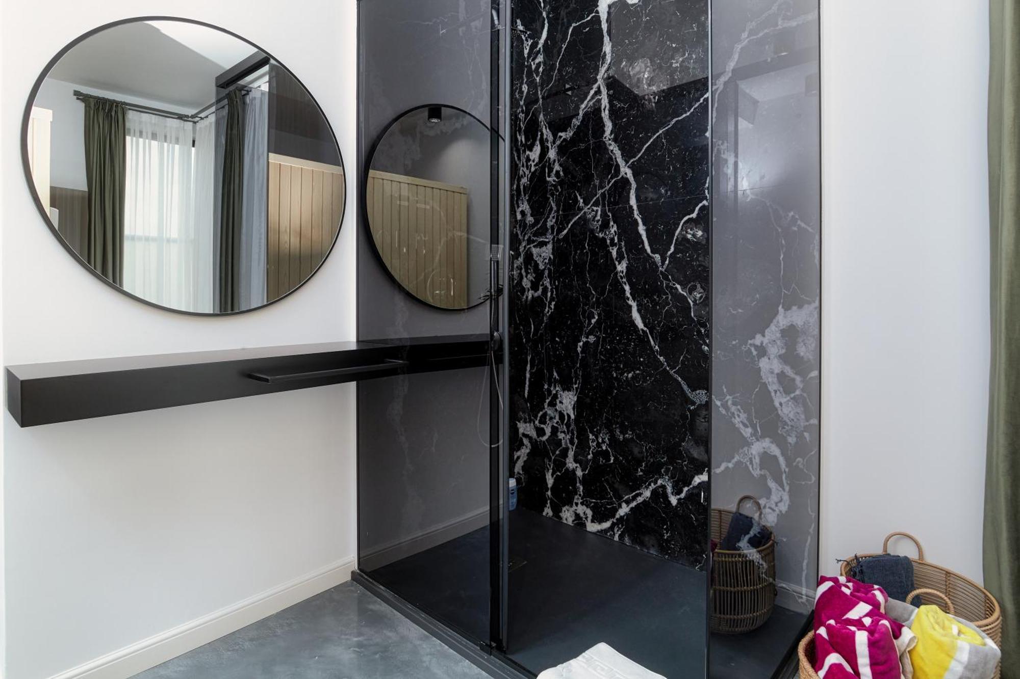 Peninsula Luxury &