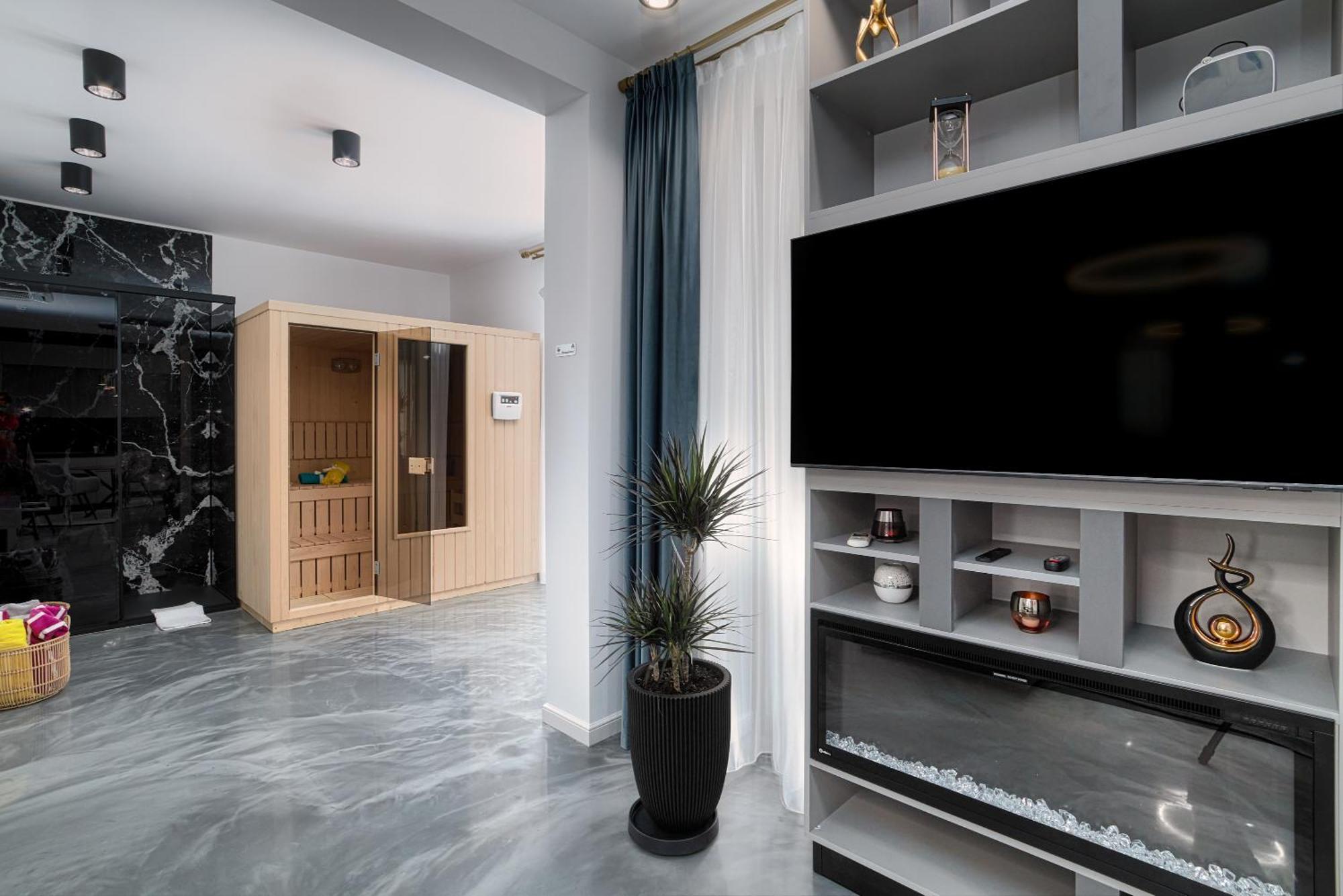 Peninsula Luxury & Villa