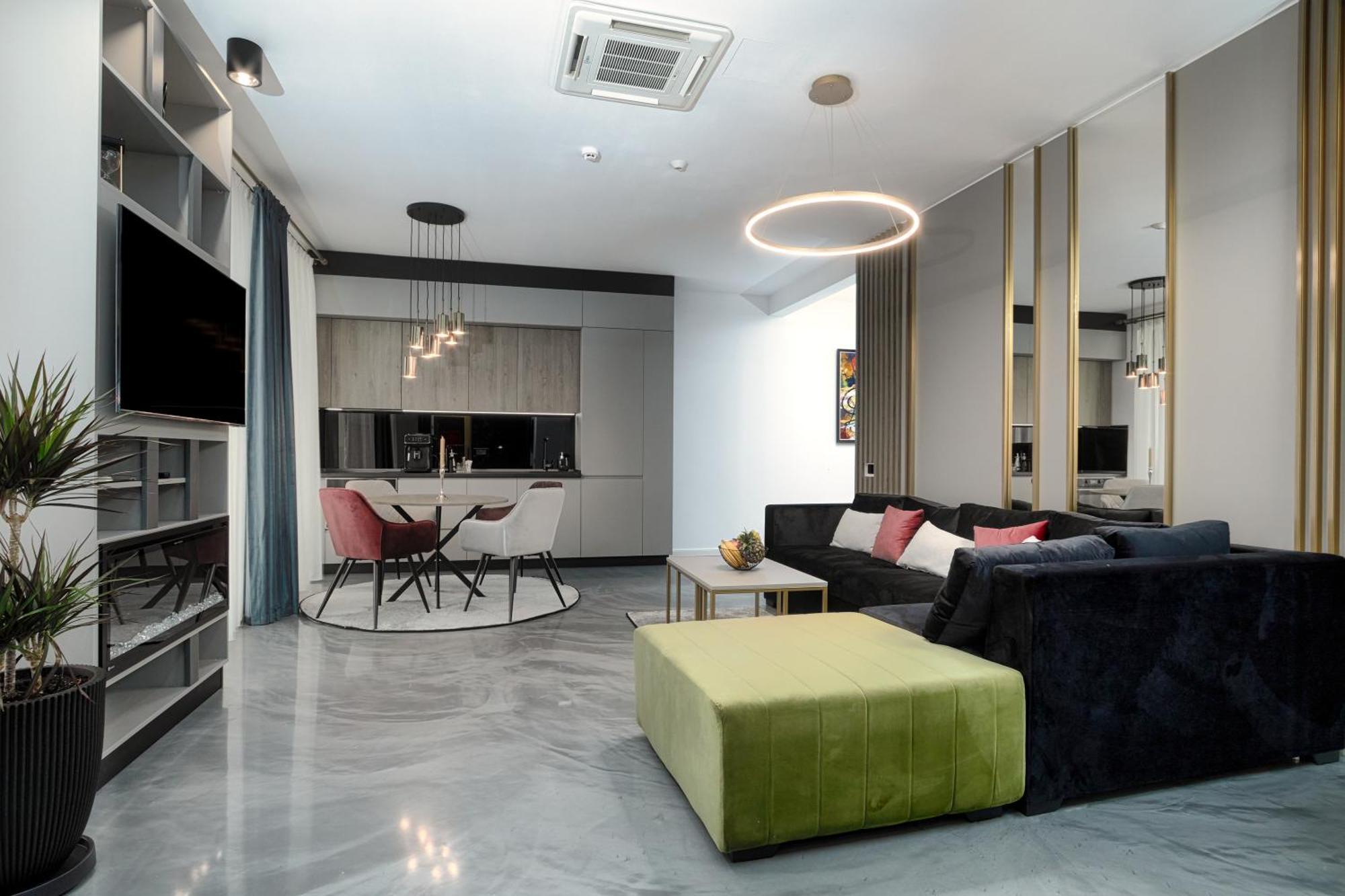 Villa Peninsula Luxury & *