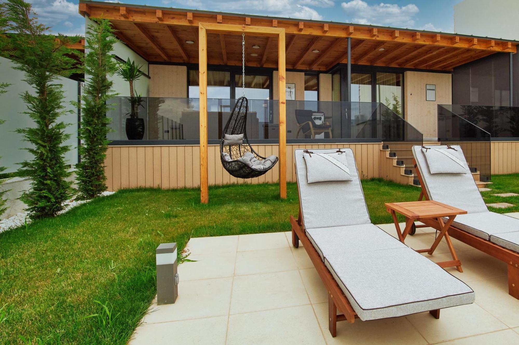 Peninsula Luxury &